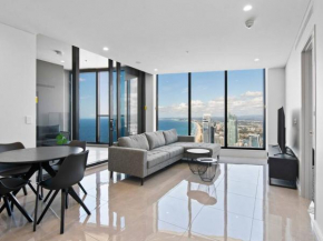 2 BR Meriton Apartment with Breathtaking Views!
